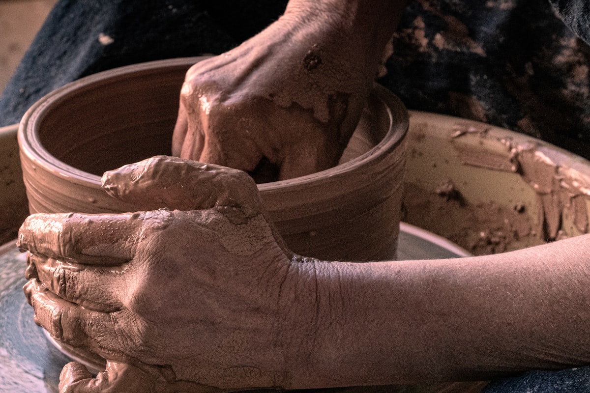 Making ceramics by hand